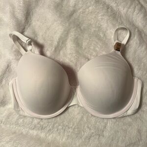Victoria’s Secret T-shirt Bra - NWT, white, size 36D